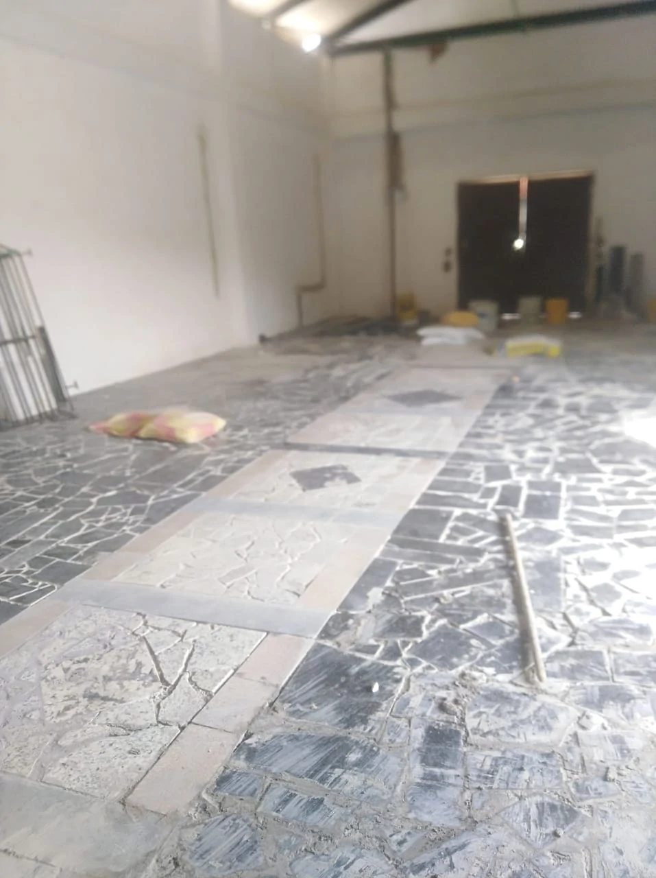 Piso de mármol terminado, Parroquia Jesucristo Sumo y Eterno Sacerdote
